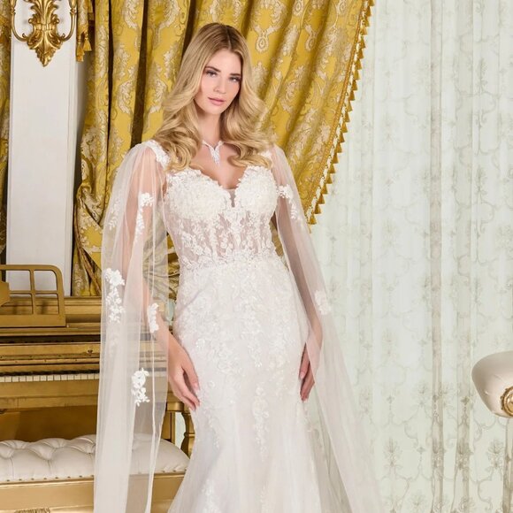 New Floral Wedding Gown w/ Shoulder Capes & Charming Mermaid Silhouette GL3829 - Picture 1 of 15